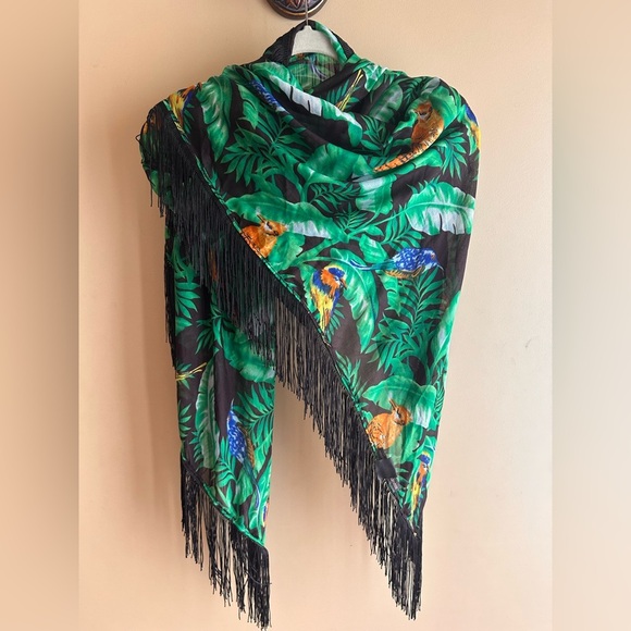 Signature coverup, wrap, scarf - Picture 8 of 11